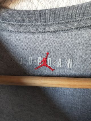 Camiseta gris Jordan Nike talla M hombre manga cor