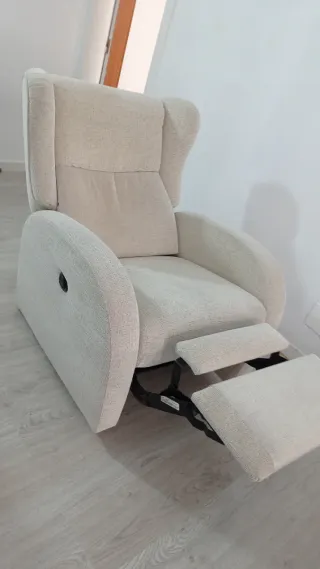 Sillón reclinable beige tela
