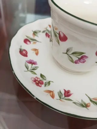 Taza y plato San Claudio porcelana