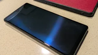 Google Pixel 6a , Caja y Funda Roja