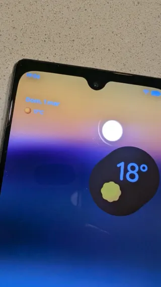 Google Pixel 6a , Caja y Funda Roja