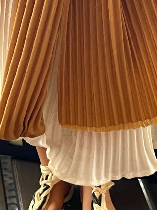 Bambola in porcellana stile antico