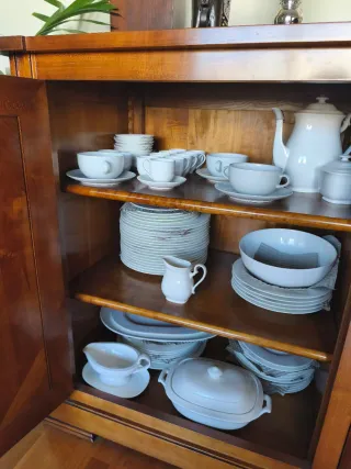 Aparador cerezo francés macizo. Impecable