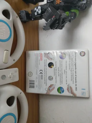 Lote Wii: Mandos, Volantes y Juego