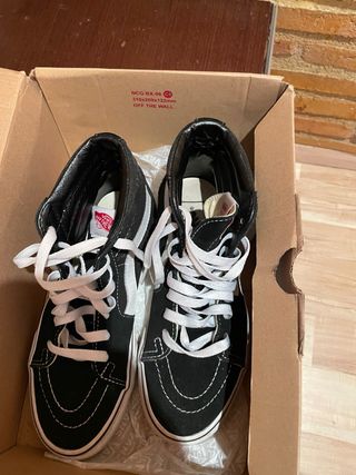 Vans Sk8-Hi Negras y Blancas