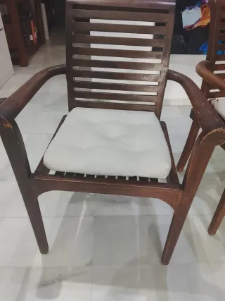 Mesa de comedor de madera maciza y 6 sillas