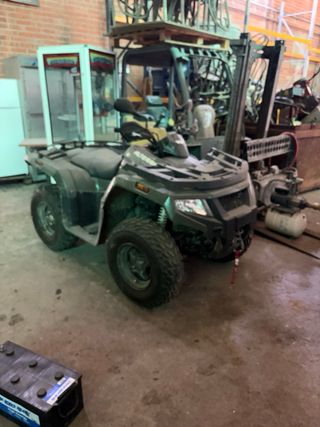 Quad Arctic Cat Alterra 500 averiado