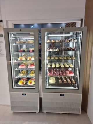 Vetrina pasticcera a 4 facce