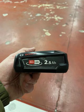 Batería y cargador Bosch 18V