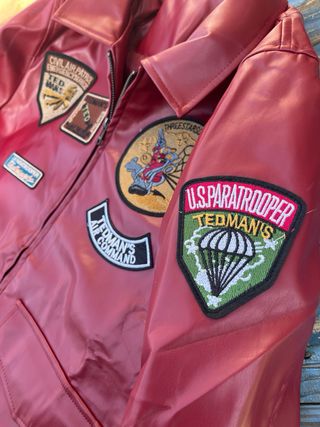 Cazadora Estilo Piloto piel roja. NUEVA Talla M.