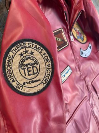 Cazadora Estilo Piloto piel roja. NUEVA Talla M.