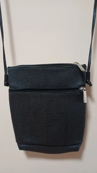 Bolso negro pequeño