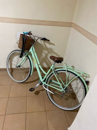 Bicicleta Mint con Cesta y Portabultos