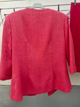 Traje chaqueta T 48. Medidas en descripción