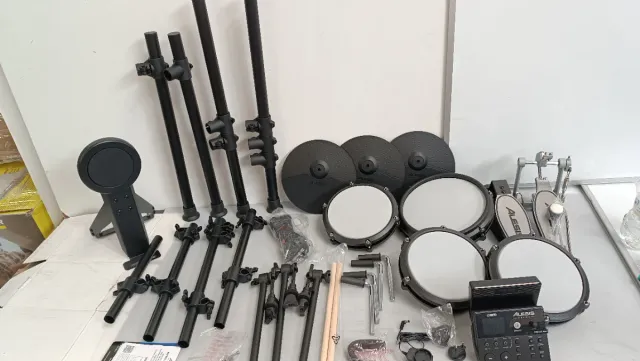 Batteria elettronica Alesis Nitro Max ╰┈➤W31Y2644