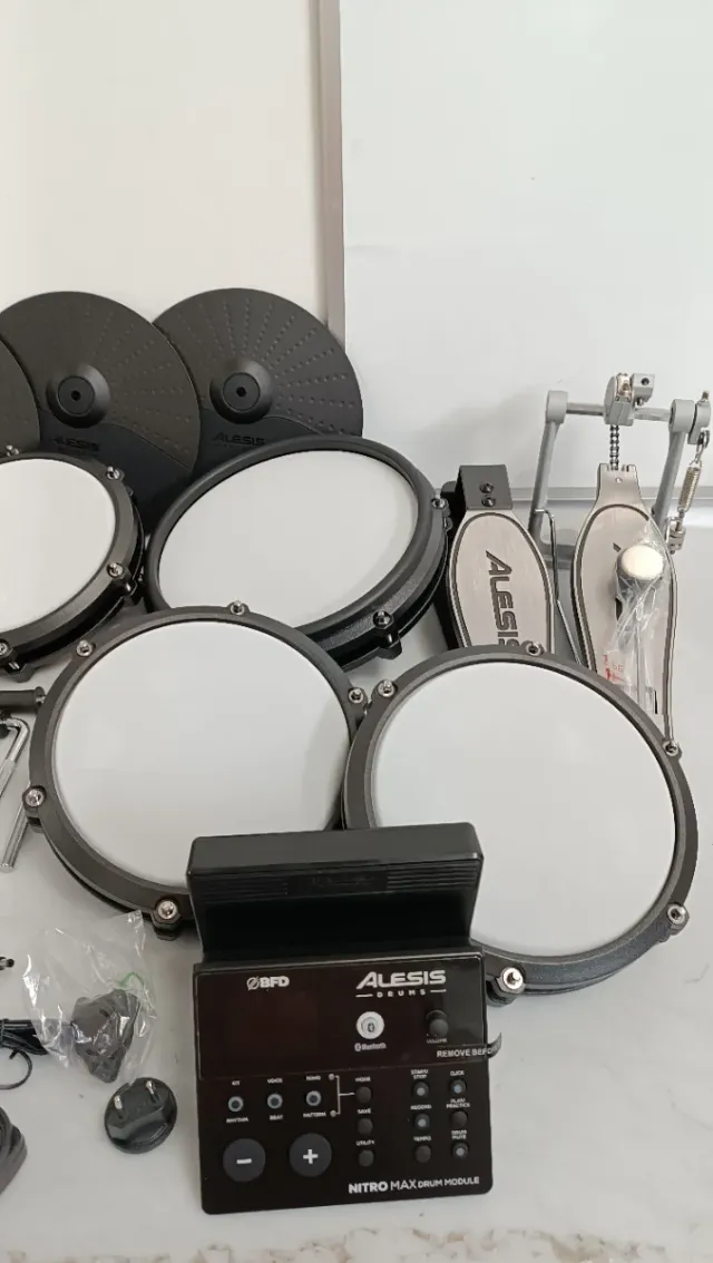 Batteria elettronica Alesis Nitro Max ╰┈➤W31Y2644