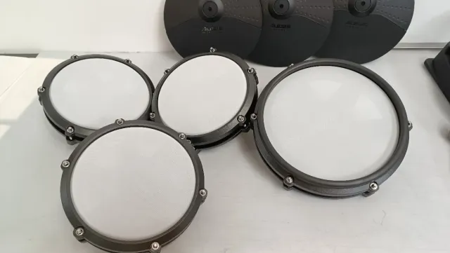 Batteria elettronica Alesis Nitro Max ╰┈➤W31Y2644