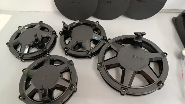 Batteria elettronica Alesis Nitro Max ╰┈➤W31Y2644