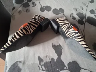 Bailarinas cebra y naranja