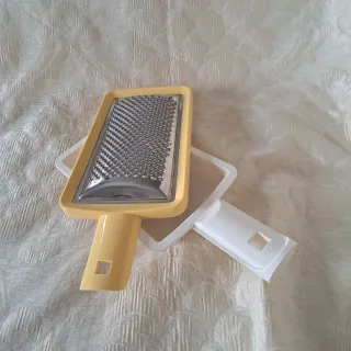 Grattugia Nuova Giallo/Argento