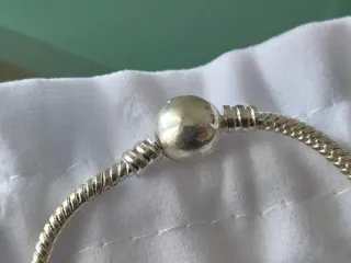 Pulsera viajero con 3 charms