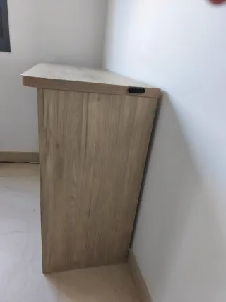 Mesa escritorio de madera clara