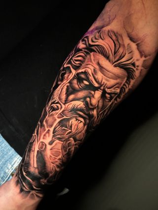 Tatuador realismo sombras