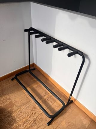 Supporto per 6-7 chitarre