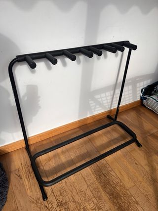 Supporto per 6-7 chitarre