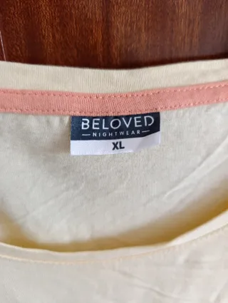 Camiseta larga amarilla con piña