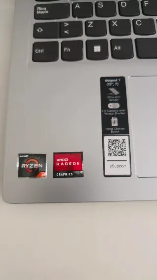 Lenovo IdeaPad 1 15ADA7 AMD 3250U 2.6ghz,8GB / 256