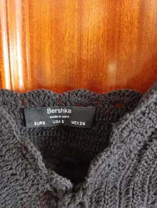 Top crochet Bershka negro talla S