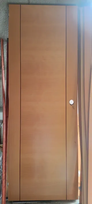 Puerta interior madera