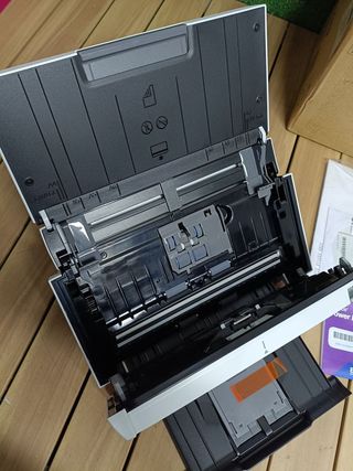 Scanner Business WorkForce DS-410 A4 compatto con alimentazione fogli, ADF 50 fogli e software Document Capture Pro di Epson