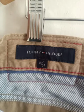 Pantalón Chino  Tommy Hilfiger Logo Bordad Beige