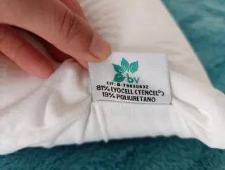 Almohada viscoelástica blanca