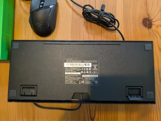 Teclado Razer Black Widow TKL + Ratón Basilisk V3