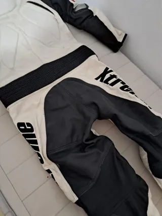 Mono de cuero para moto