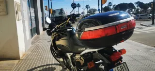 Honda Africa Twin 750 Negra