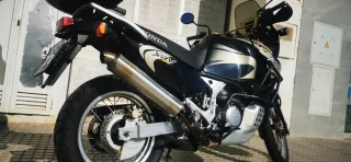 Honda Africa Twin 750 Negra