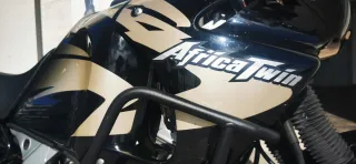 Honda Africa Twin 750 Negra