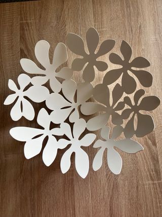 Centro de mesa decorativo hojas blancas