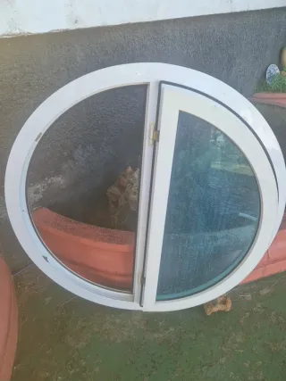 VENTANAS REDONDAS DE PVC.