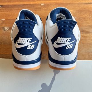 Jordan 4 SB Navy Talla 42.5