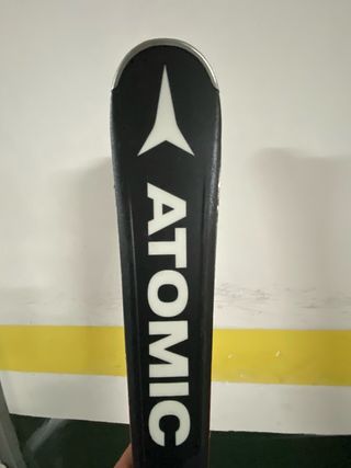 Esquís Atomic Redster X5 con fijaciones y bastones