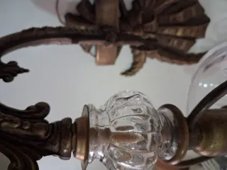 Aplique de bronce antiguo con cristal