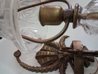 Aplique de bronce antiguo con cristal
