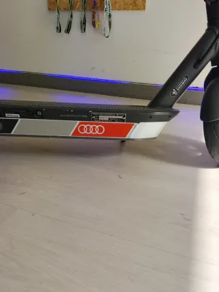Patinete Eléctrico Segway Ninebot x Audi