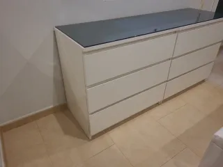 Cómoda Ikea Blanca con Tapa de Cristal