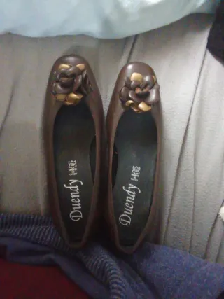 Zapatos Duendy Marrones con Flor